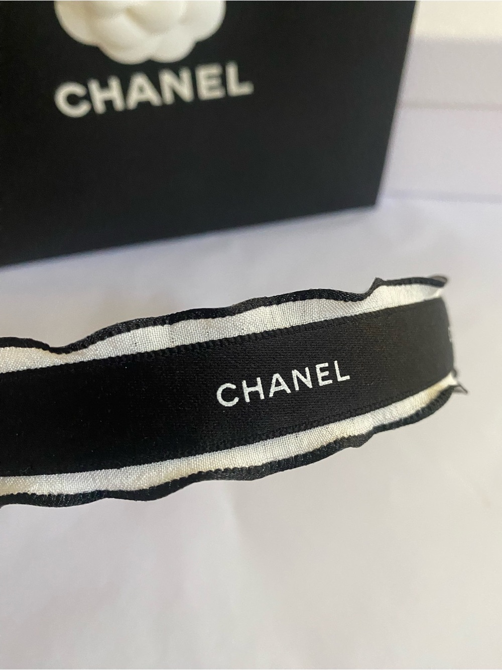 Chanel Ribbon Black & White Ruffle Edge Headband - Picture 5 of 5